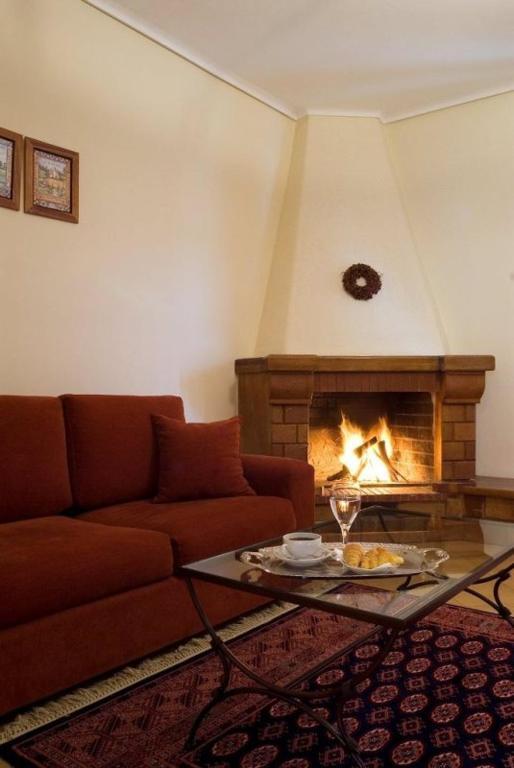 Krinides Hotel Kalavryta Bagian luar foto